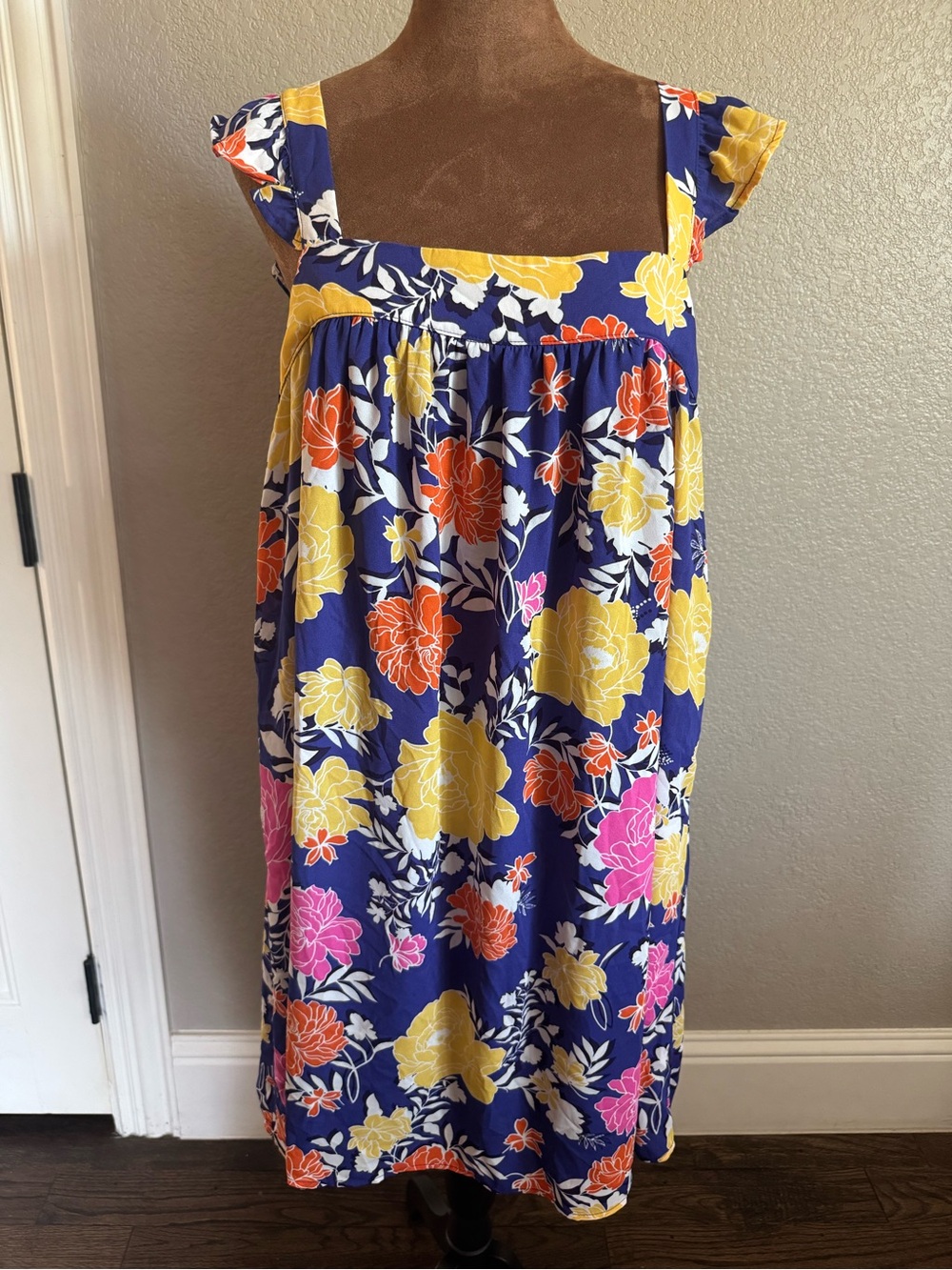 NWT Emily Wonder Floral Midi Dress L Blue Multicolor Open Back Flutter Sleeve